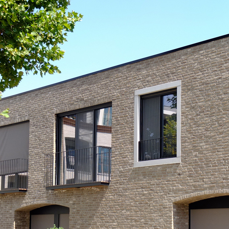 Traditional Brick & Stone Ares brick showcased