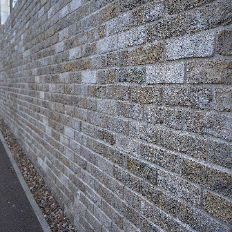 Close up of a brick wall showcasing the Carthago brick.