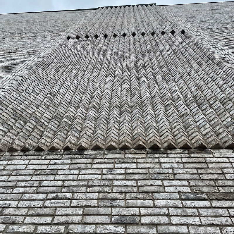 Feature brickwork using the Iced Grey Multi.