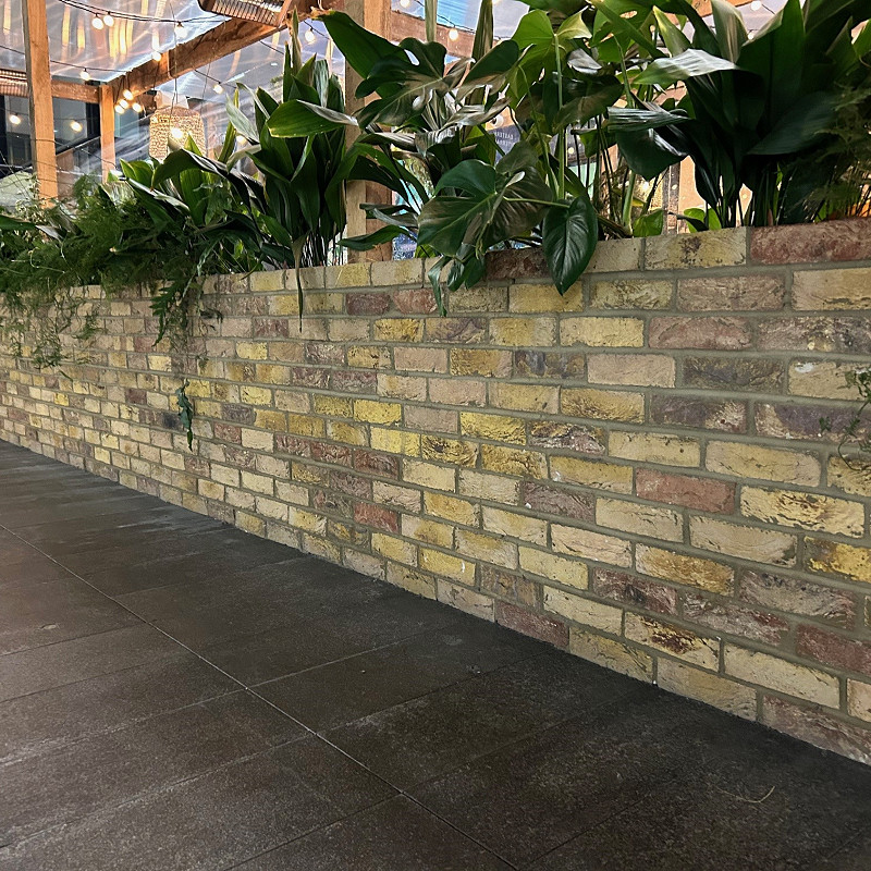 The kingston midlstock facing brick.