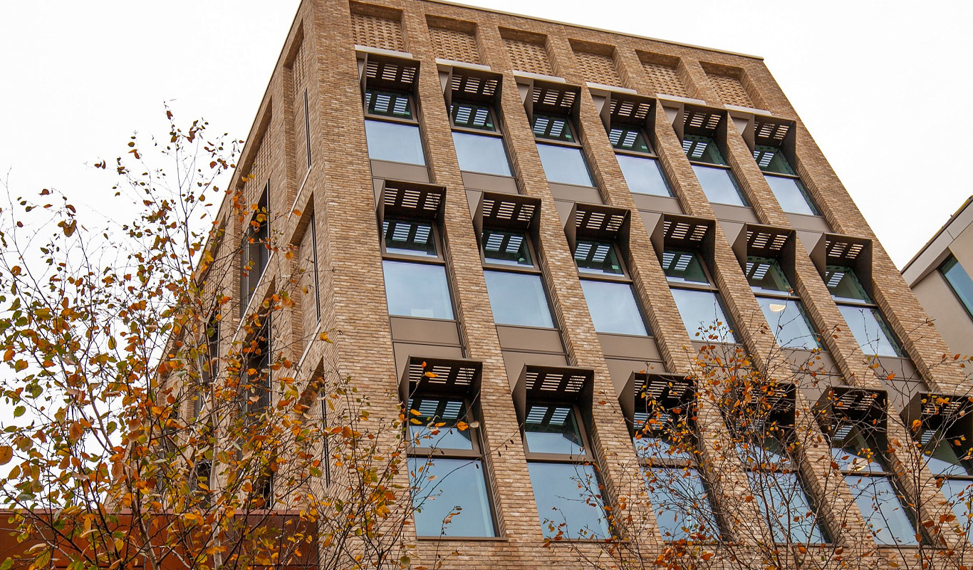 Maranello brick chosen for the Birmingham School of engineering.