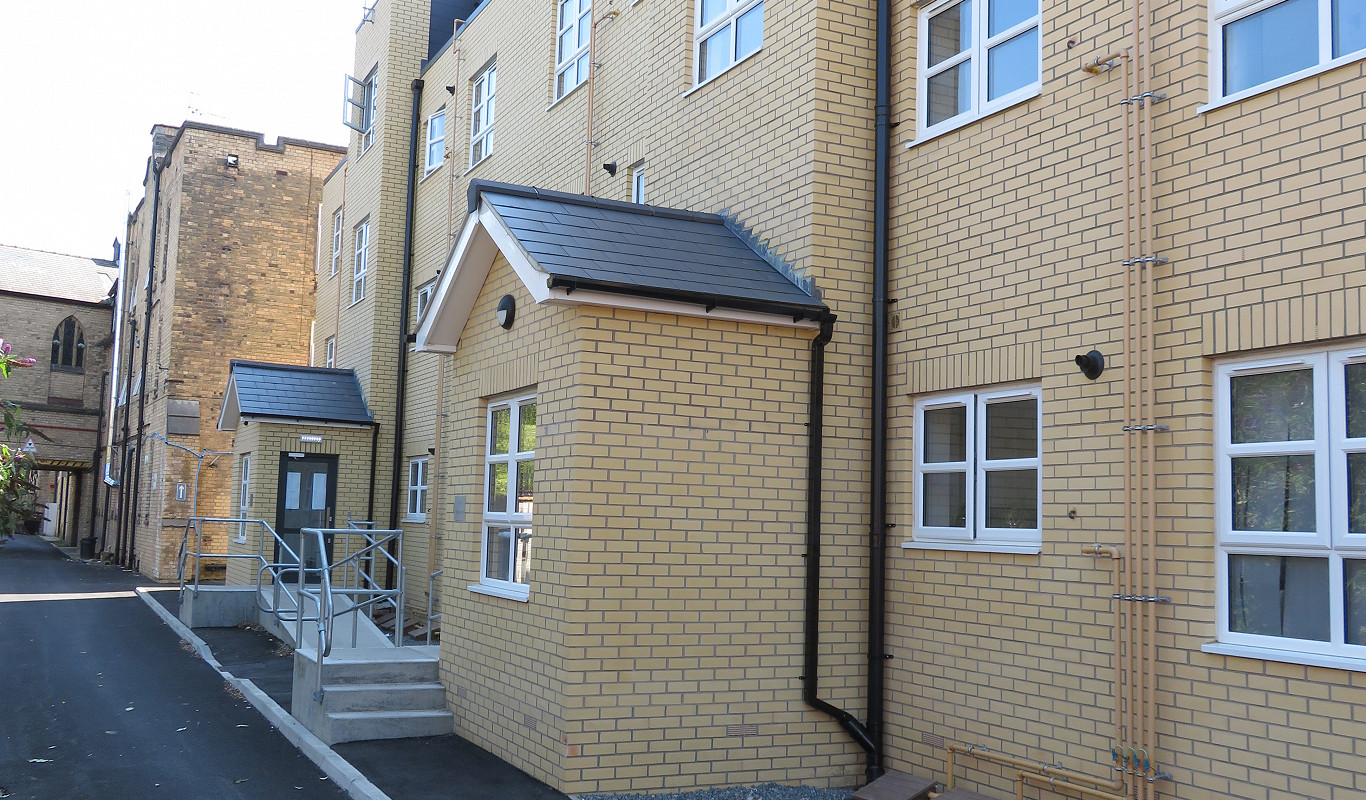 Brick Case Study - Oxford Smooth Cream.