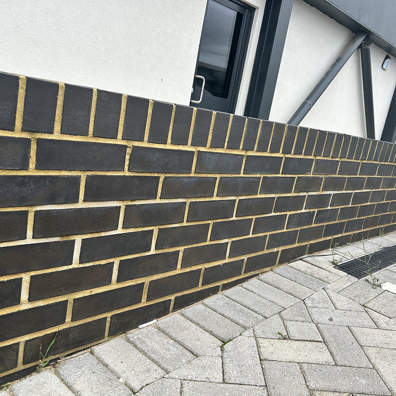 Valencia Black Brick Wall.